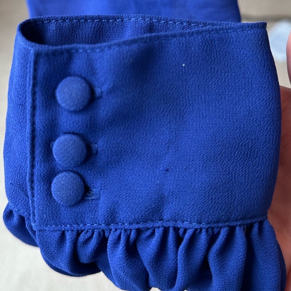 Dynamite Katie Sculpt Twist Front Crop Top (XS) - Picture 3 of 5